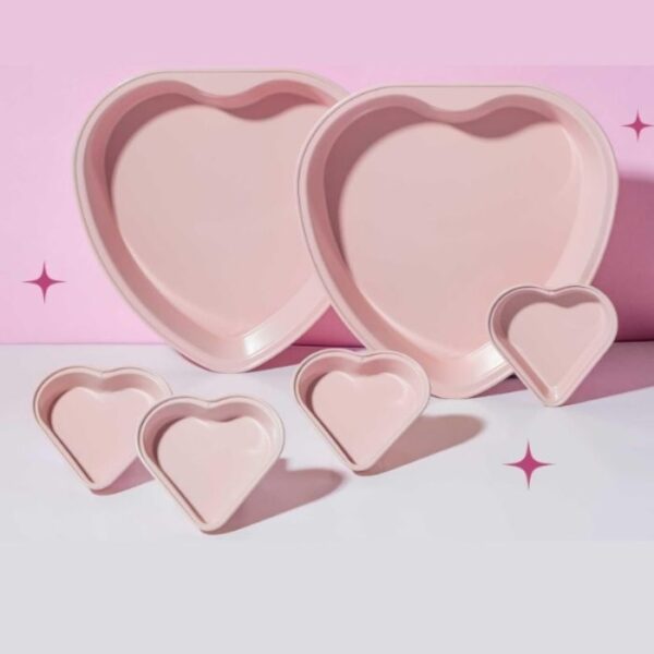 6-Piece Set Heart Shaped Nonstick Bakeware Set, Pink - Image 2